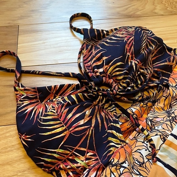 Social Angel Cut Out One Piece Cross Strap Back Floral/Stripes Navy Size Large - Picture 5 of 13